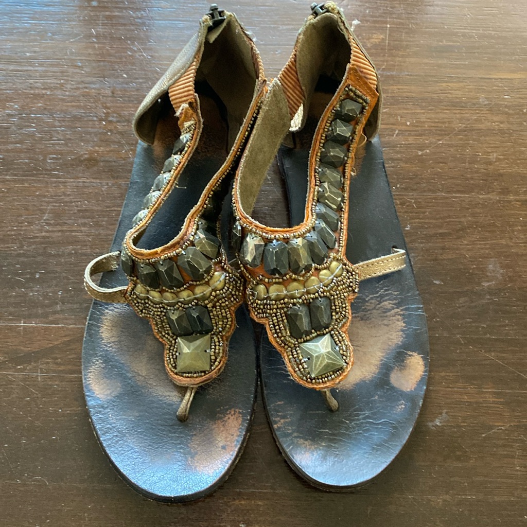 Steve Madden Brown Bronze Metallic Zipper Thing Sandal Gens Jewels Embellishment